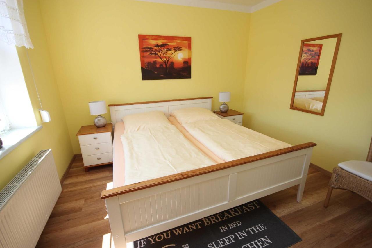 Ferienwohnung Leitzsch ヴストロ エクステリア 写真